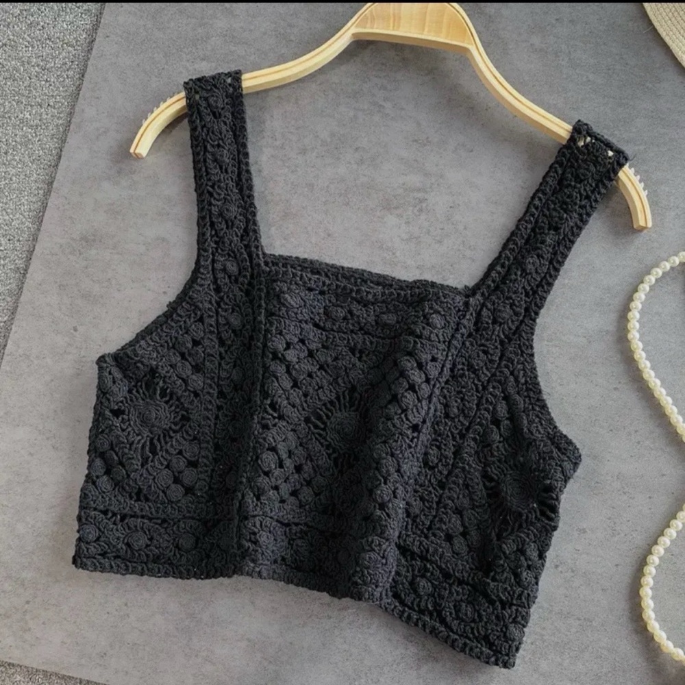 Chic Black Crochet Crop Top